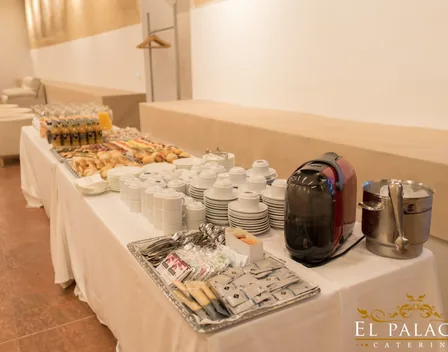 Catering El Palacio S L – catering en La Carlota (foto 10 de 11)