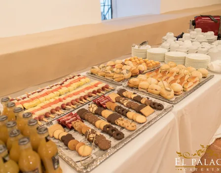 Catering El Palacio S L – catering en La Carlota (foto 5 de 11)