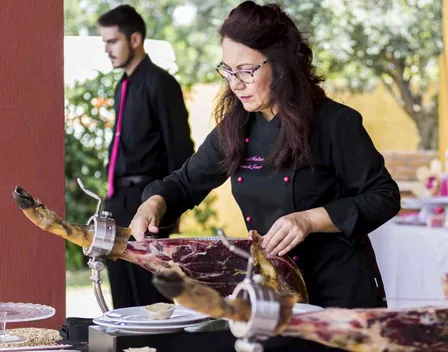 Club-Jamón | Esperanza Mtz | Maestros Cortadores de Jamón - Eventos - Formación - Catering – catering en Santomera (foto 2 de 10)