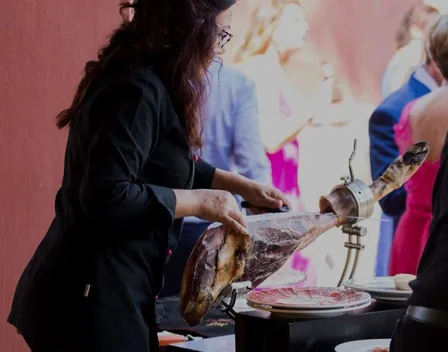 Club-Jamón | Esperanza Mtz | Maestros Cortadores de Jamón - Eventos - Formación - Catering – catering en Santomera (foto 9 de 10)