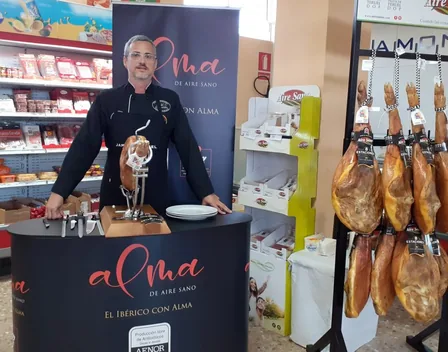 Cortador de jamón Zaragoza Iván Martínez Burgués – catering en Delicias (foto 6 de 12)
