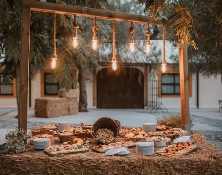 las merindades catering – catering en Ctra. Pino Montano (foto 2 de 12)