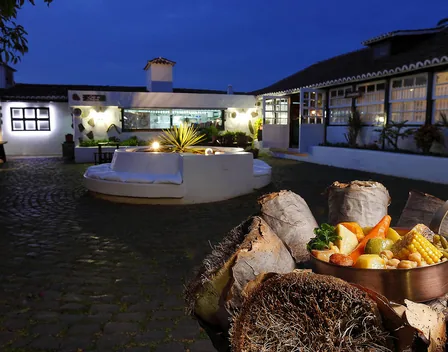 Mesón El Drago │ Restaurante en Tegueste de comida canaria de Tenerife – catering en C. Marqués de Celada, 2 (foto 3 de 8)