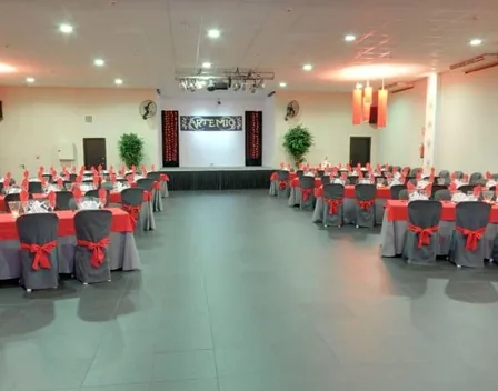 Salón de Celebraciones Artemio – catering en C. Nivel, 23 (foto 3 de 4)